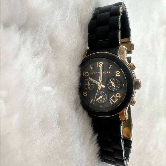 Michael Kors Runway Black and Gold Watch MK5191 - Picture 9 of 10